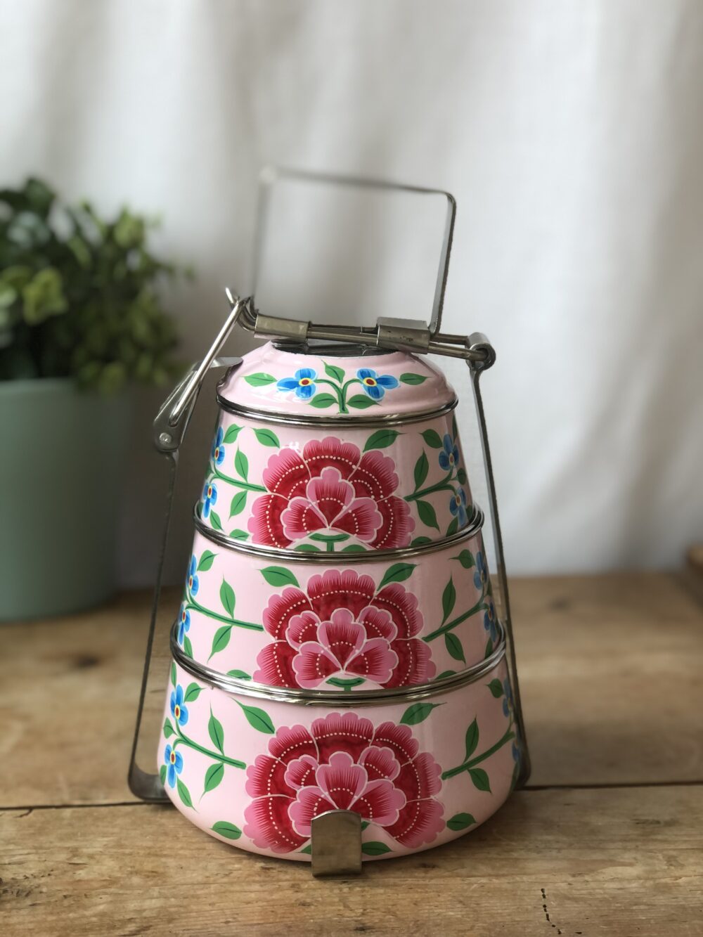 *pink tiffin from kashmir